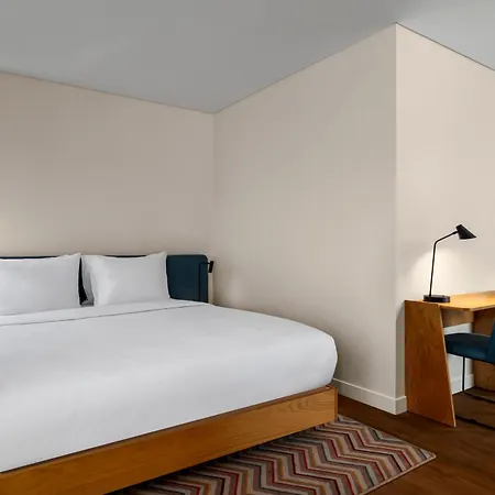 Hampton By Hilton Sirkeci Szálloda 3*