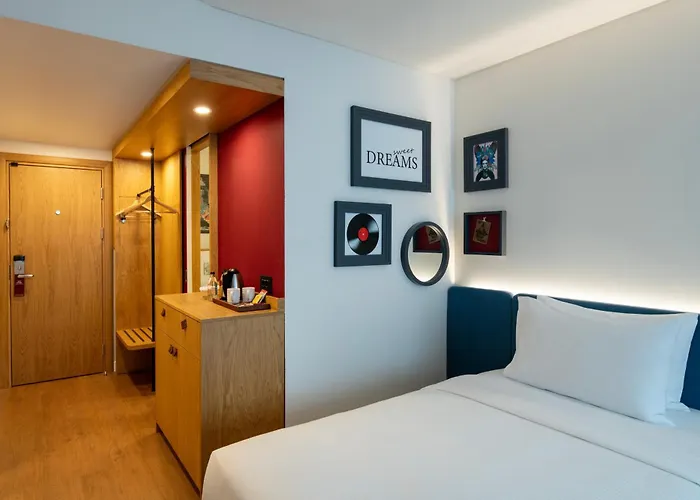 Hotel Hampton By Hilton Sirkeci 3*